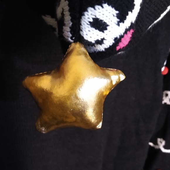 No Boundaries Christmas Sweater Hooded Lights More Presents Tinsel NWT Small - Picture 9 of 15